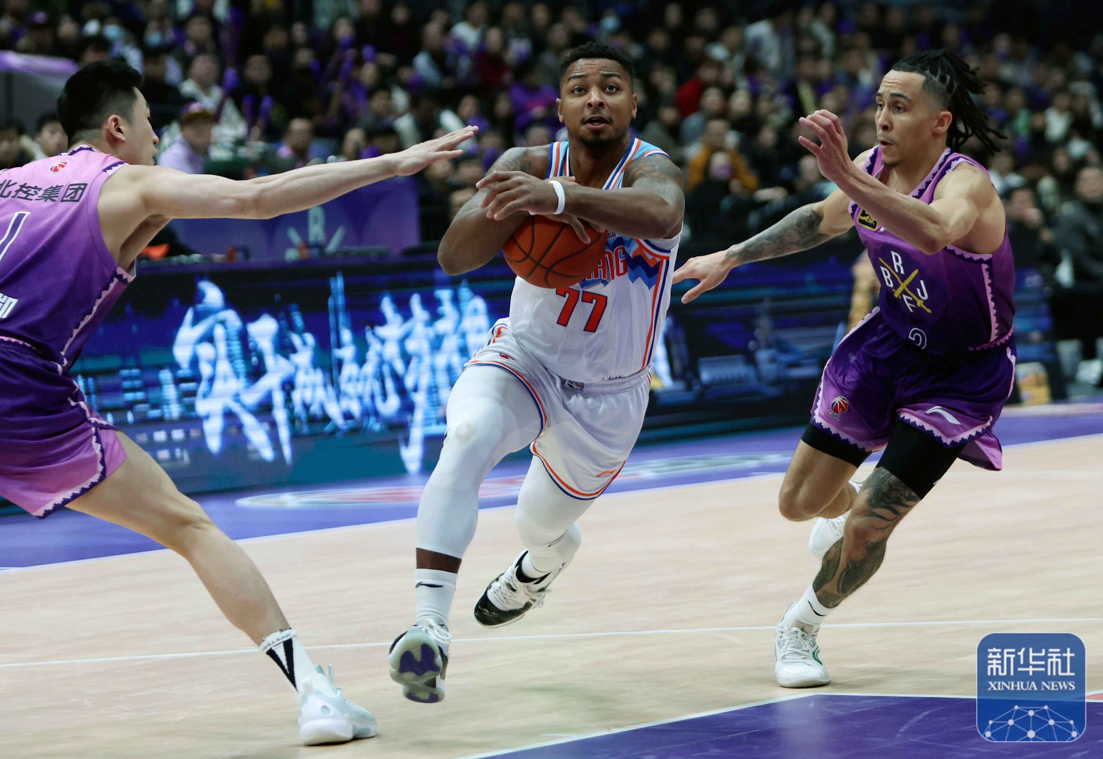 刚刚！风云突变广东宏远赛前再遭质疑迈阿密热火迎NBA季后赛关键赛，穆古鲁扎爆冷击败西班牙队的简单介绍